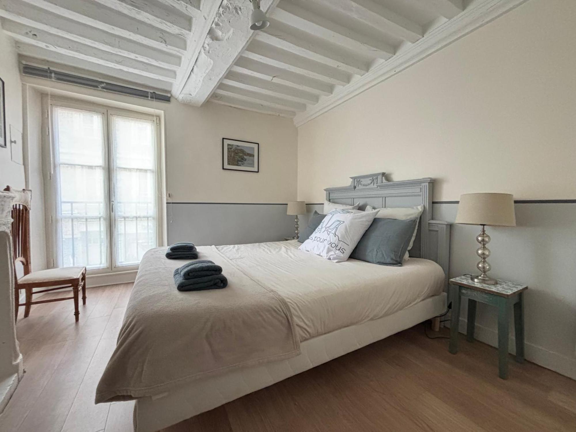 Les Remparts Apt Spacieux 1 Er Etage Renove Joliment Decore Bien Equipe Plein Centre Bayeux Proche Plages Du Debarquement Parking Gratuit A Proximite Exteriér fotografie